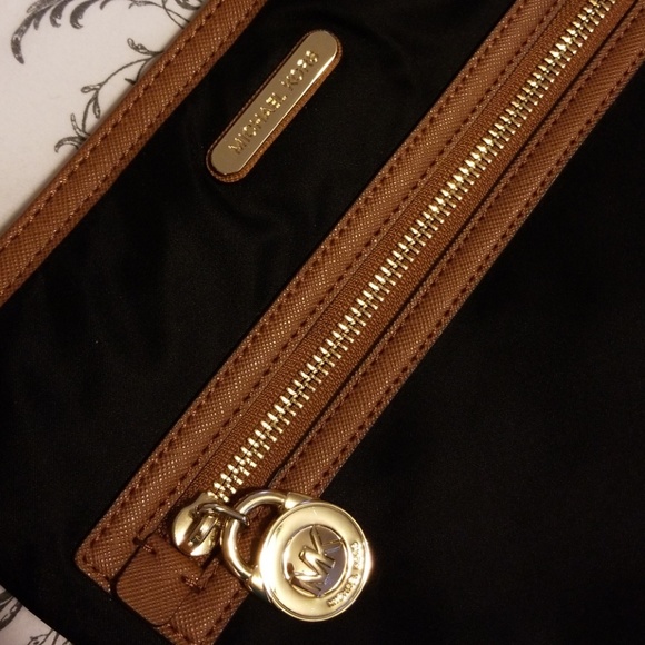 Michael Kors Handbags - Michael Kors Nylon Crossbody (large/NWOT)